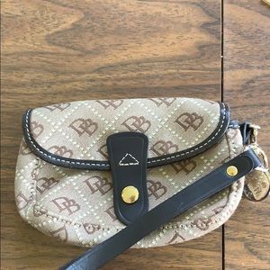 Vintage Dooney & Bourke wristlet/ clutch